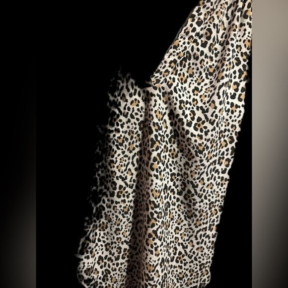 Gap Low Cut V-Neck‎ Loose Fit Animal Print Women’s Short Sleeve Cuff Blouse Xl - Picture 5 of 16